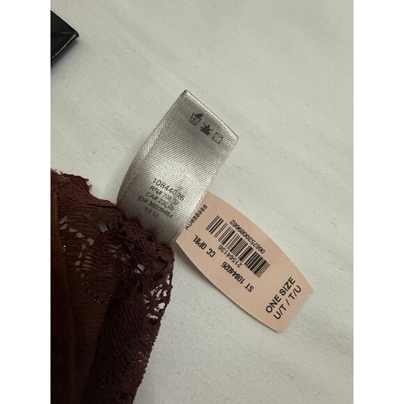 NWT Victoria’s Secret Vintage V-String Thong Dark Brown with Gold Shimmer O/S - Picture 3 of 3